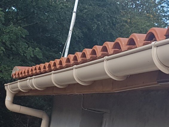 Gouttières Zinguerie - LI TOITURE Rhône